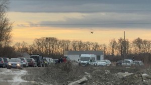 Na miesto, kde našli mŕtveho chlapa v ponožkách, sa vrátili desiatky policajtov