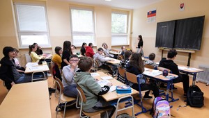 Škola volá: Treba deťom nastaviť pravidelný spánkový režim?