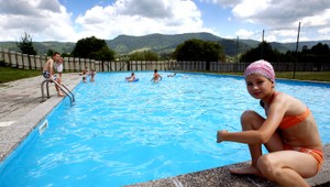 V Brezovej pod Bradlom sa topilo dieťa (3,5), pri hre spadlo do bazéna