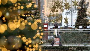 Pre bombové vyhrážky evakuovali tri nákupné centrá