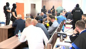 Ďalšia vetva seredského drogového biznisu skončila na súde. Medzi obžalovanými sú známe mená