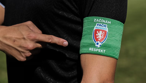 Tréner dorastencov škrtil rozhodcu. Zasahovať muselo 12 policajtov