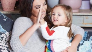 Trojročnú dcéru kojím štyrikrát denne, priznala modelka