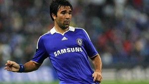 Nešťastný Deco myslí na odchod z Chelsea Londýn