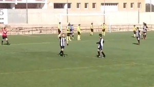 Síce mladý, ale kopaciu techniku má parádnu! Šibenica ako lusk!