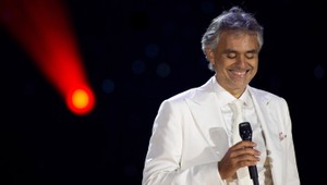 Andrea Bocelli predstavil nový DUET so slávnou speváčkou. Pre lásku riskujú všetko