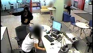 Ozbrojený lupič prepadol banku v Petržalke