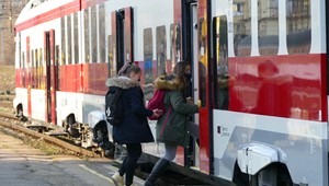 V Galante vypadlo vedenie. Niektoré vlaky odriekli, iné meškali aj vyše dvoch hodín