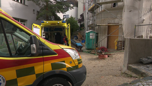 Tragédia na stavbe: Robotník spadol do šachty. Vážnym zraneniam podľahol