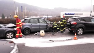 Nehoda na rýchlostnej ceste v Banskej Bystrici skomplikovala dopravu