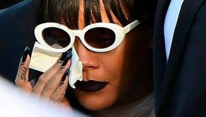 Rihanna pochovala bratranca (†21). Na pohreb prišla v bielom