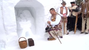 Snehový betlehem, hudba a kroje. Oslavy Troch kráľov boli v Tatrách čarovné