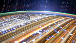 Dychberúce fotografie z vesmíru. Od hviezdnych stôp po polárne žiary