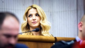 Z ministerky kultúry sa smeje internet. Robíte nám medzinárodnú hanbu, odkazujú kritici