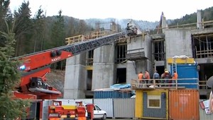 Smrteľný úraz na Liptove. Jána (†54) zavalil kovový panel