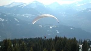 Mladík riskoval život, preletel na klzáku do Sýrie