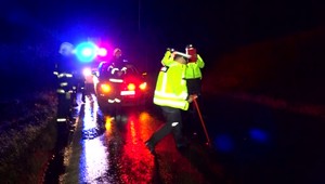 Polícia po zrážke áut rieši záhadu. Pasažieri jedného z nich tvrdia, že ho nešoférovali