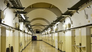 Tragická zámena. Na Pankráci si splietli väzňov, zomrel nesprávny