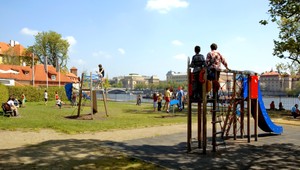 Kuriózna krádež. Šmykľavku premiestnili poslanci