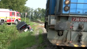 Vodička nedala prednosť lokomotíve: Tlačila ju niekoľko metrov, z vraku vyšla po svojich