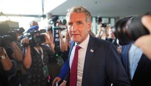 Krajne pravicová strana Alternatíva pre Nemecko zaznamenala vo voľbách významný úspech