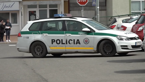 Nehoda na diaľnici D1: Hasiči a záchranári pomáhali zranenému vodičovi