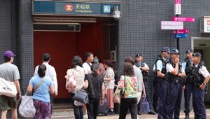 Namiesto promócií, pobyt v nemocnici: Slovák Denis je v bezvedomí po zranení v Číne