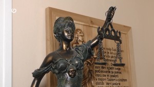 Roky sedeli vo väzení za čin, ktorý nespáchali. Teraz žiadajú štát o spravodlivosť