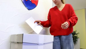 53-tisíc mladých pôjde k urnám prvý raz. Prevláda nádej alebo apatia?