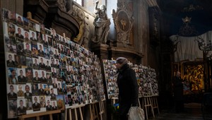 Rok vojny na Ukrajine: Rusi chceli zničiť ukrajinskú štátnosť a vydierať Európu. Nevyšlo im ani jedno, zhodnotil Mesežnikov