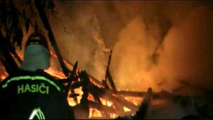 Oheň pripravil Emila o všetko. Zachránili ho psy