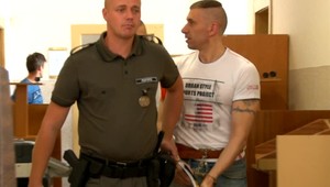 Učiteľ, ktorý mal pomer so svojou 13-ročnou žiačkou spoznal svoj trest