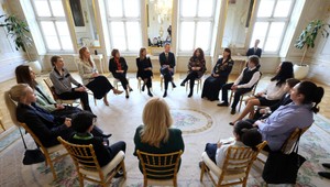 Zaplatia nájom alebo terapiu pre dieťa? Prezidentka naslúchala jednorodičom