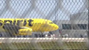 Sám doma v praxi. Malý chlapec letel sám do zlej destinácie