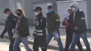 Počas protidrogovej akcie zadržali policajti varičov narkotík. Bola medzi nimi matka siedmich detí