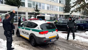 Rozhodnutie o žene, ktorá písala výhražné e-maily do školy. Hrozí jej 25 rokov