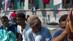 Migranti v Európe oslavujú ramadán, modlia sa za správnu cestu