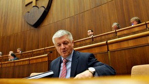 Opozícii sa nepodarilo odvolať ministra hospodárstva Pavla Pavlisa