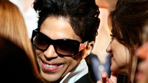 Prince valcuje hitparády! Obsadil prvých päť miest UK Chartu