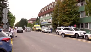 V prípade malej Agnesky, ktorá vypadla z okna nemocnice zostávajú nezodpovedané otázky. Polícia už začala trestné stíhanie