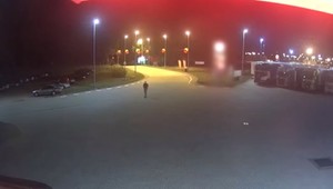 Vodiči na diaľnici ostali v šoku. Z noci sa oproti nim rútil chodec na kolobežke