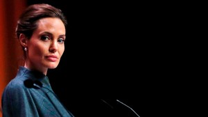 Angelina Jolie oslavuje 40. narodeniny. Toto je jej životný príbeh