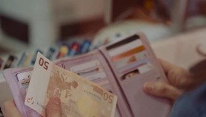 Ženy stále zarábajú menej ako muži. Nezlepšilo sa to ani za poslednú dekádu