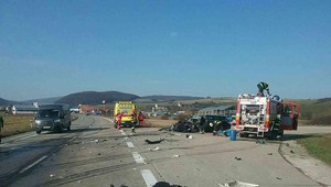FOTO: Tragická nehoda auta a kamiónu. Cesta museli uzavrieť