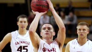 Vysokoškolák Taylor nastrieľal za 29 minút 109 bodov