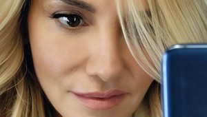 Darine intímne partie zakryli iba kvetiny. Fotka ale NIE JE určená mužom!