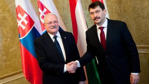 Prezident Gašparovič v Maďarsku. Spolupráca sa zlepšila, zhodli sa