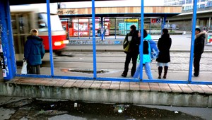 Na zastávke v bratislavskej Dúbravke napadli Ignáca (†60), zomrel