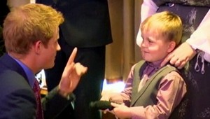 Gratulujem, že si oblečený! Alex (6) vítal princa Harryho