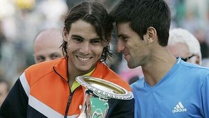 Nadal valcuje na antuke bez prestávky